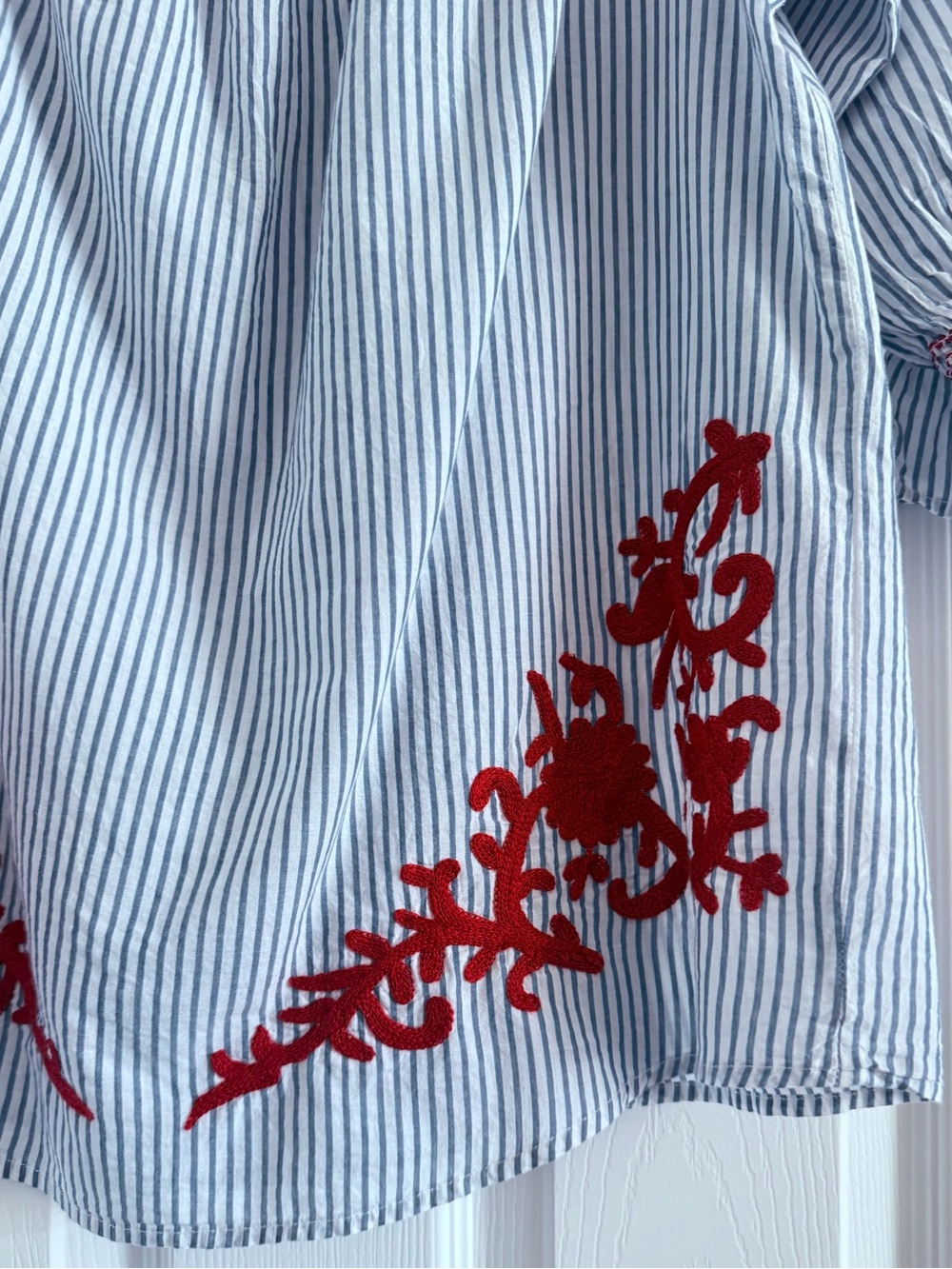 🌻 Westport Striped Top with Red Embroidery Medium - Picture 5 of 8